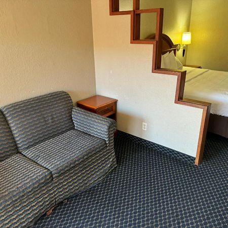 Homegate Studio And Suites San Antonio Bagian luar foto