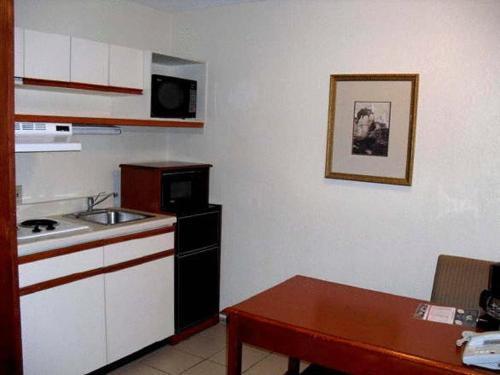 Homegate Studio And Suites San Antonio Bagian luar foto