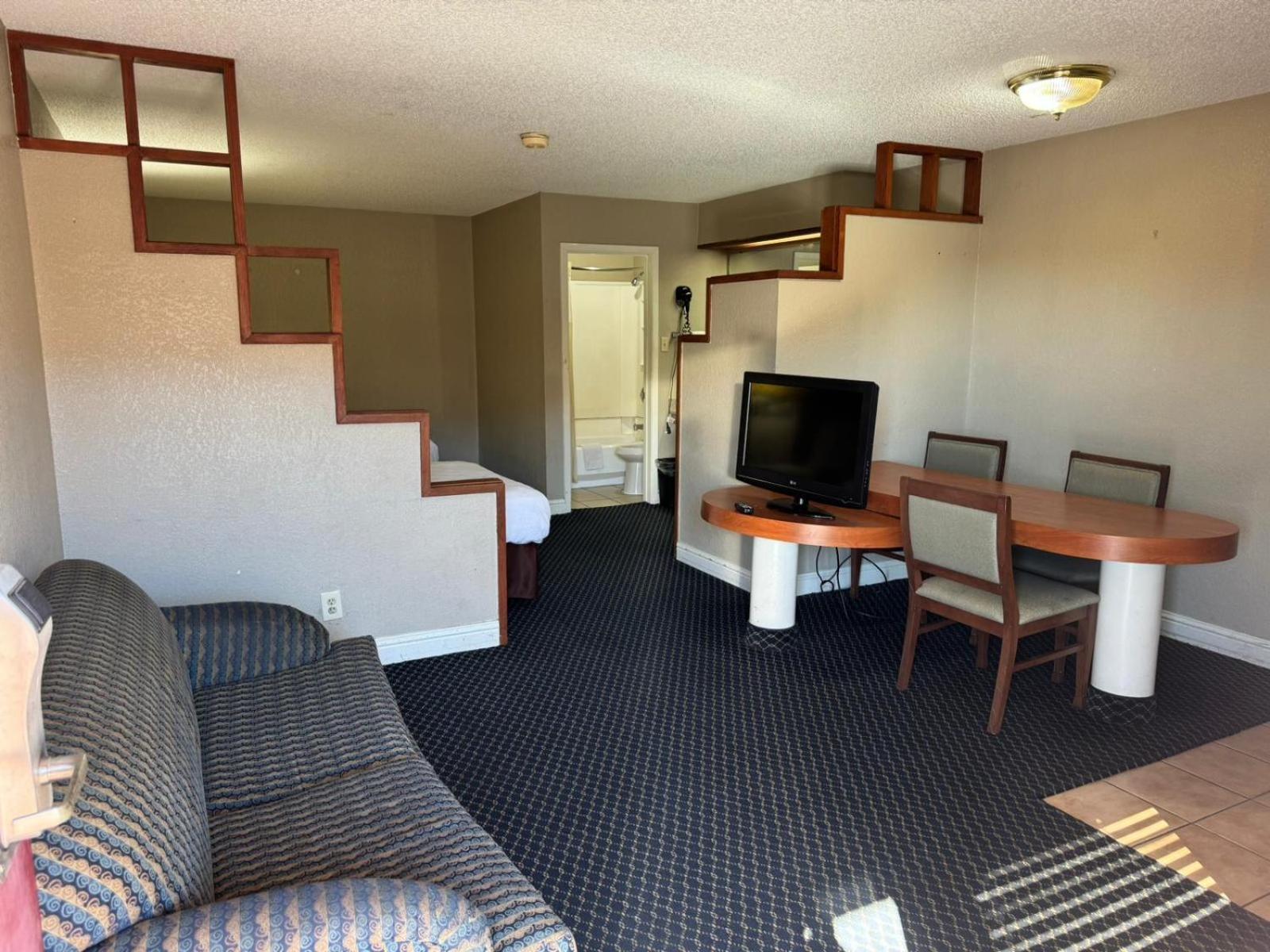 Homegate Studio And Suites San Antonio Bagian luar foto