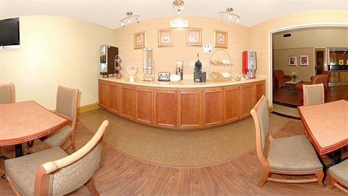 Homegate Studio And Suites San Antonio Bagian luar foto